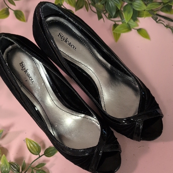 Style & Co. Women's Elegant Black Heels - Picture 3 of 8